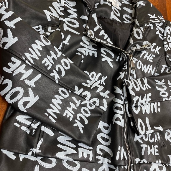 D-signed Disney faux leather jacket descendant large - Picture 2 of 5